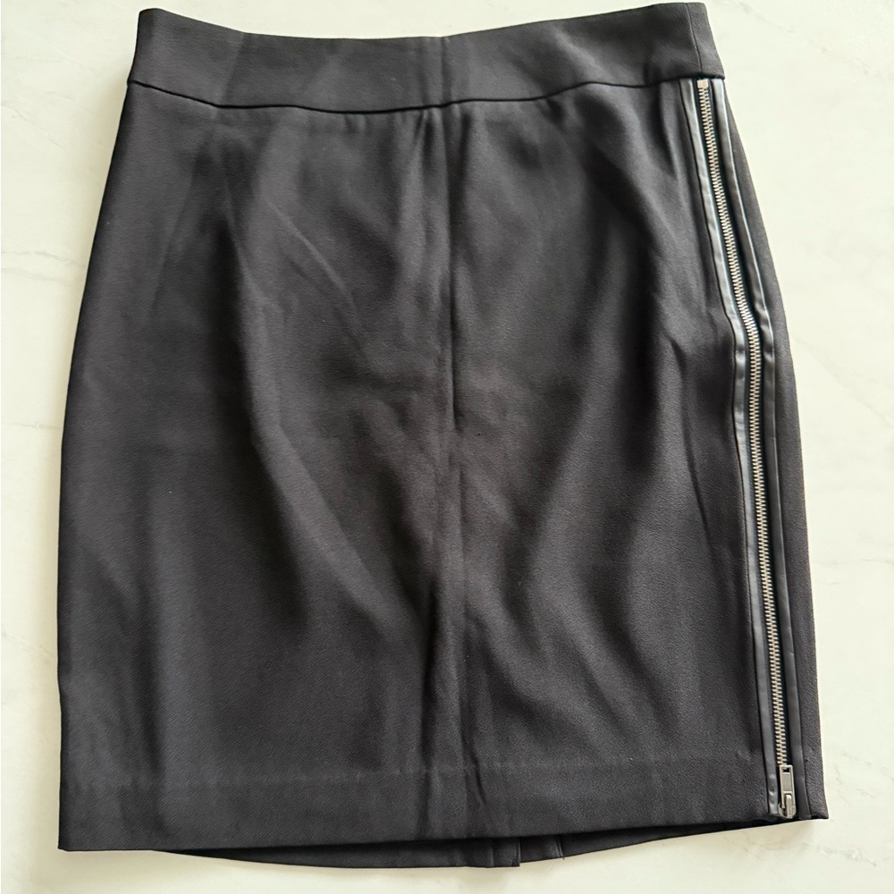 Banana Republic Mini Pencil Skirt Leather Zipper Detail